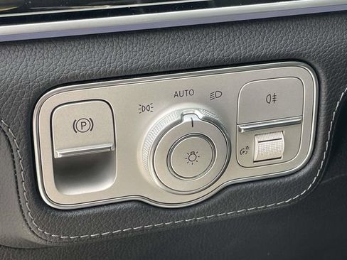 Used 2024 Mercedes-Benz GLS 580 4MATIC image 20