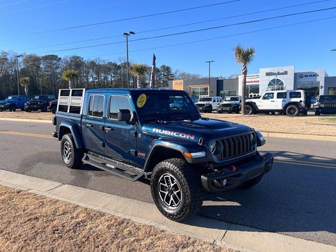 Used 2025 Jeep Gladiator Rubicon image 1