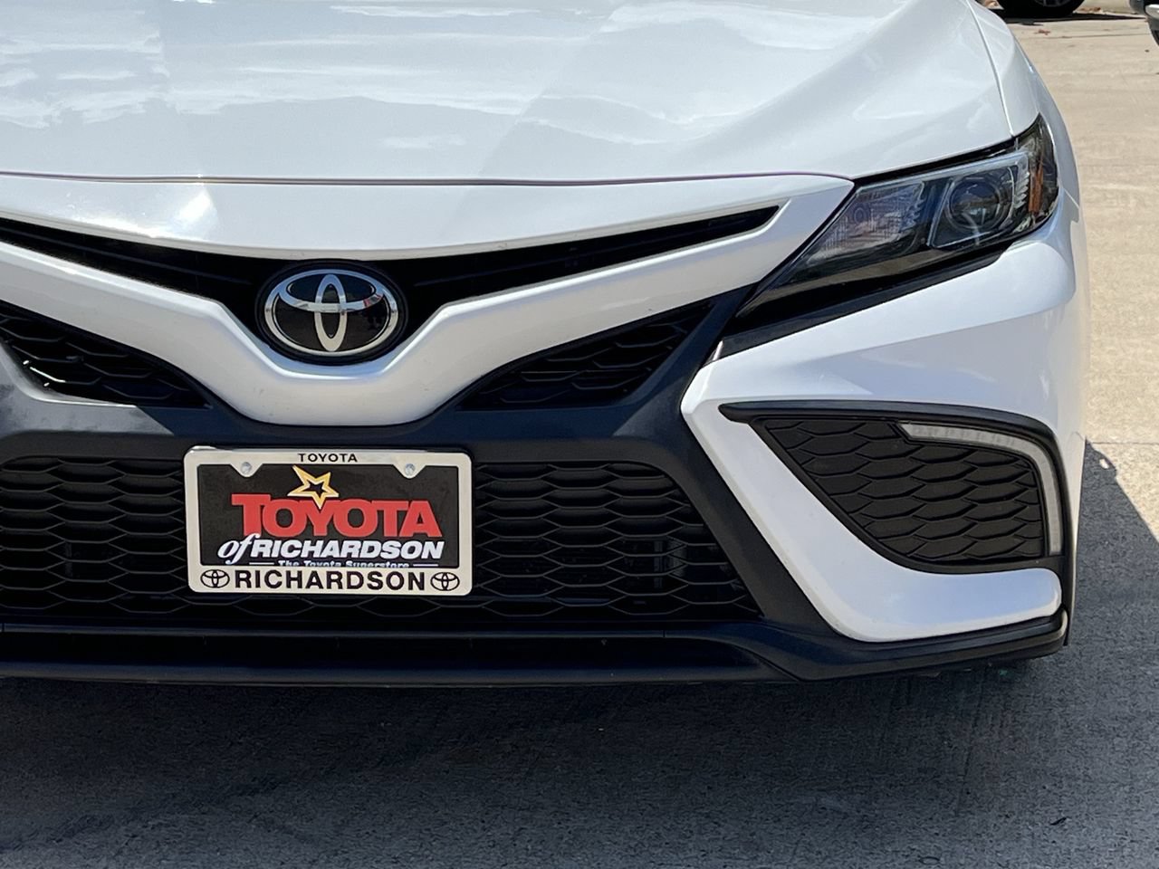 Used 2024 Toyota Camry SE FWD image 8