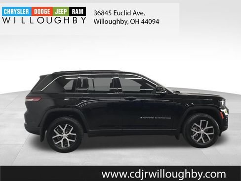 Used 2025 Jeep Grand Cherokee Limited image 4