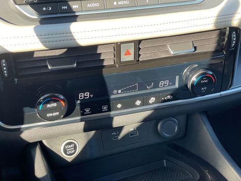 Certified 2023 Nissan Rogue SV AWD/4WD image 18