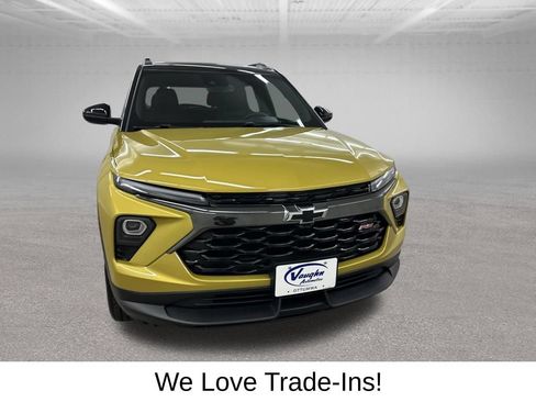 Used 2025 Chevrolet TrailBlazer RS w/ Convenience Package AWD/4WD image 3