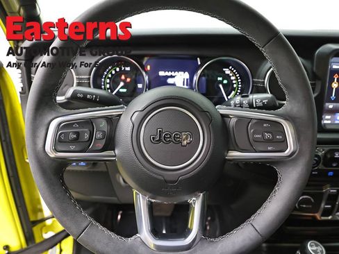Used 2023 Jeep Wrangler Unlimited Sahara AWD/4WD image 10