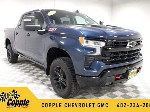 Used 2023 Chevrolet Silverado 1500 LT Trail Boss w/ Convenience Package II AWD/4WD image 1