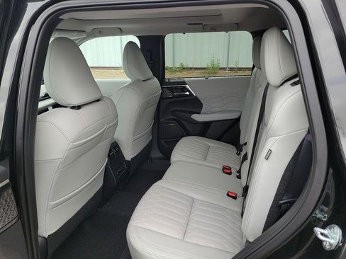 New 2025 Mitsubishi Outlander AWD image 7