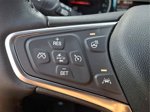 Used 2018 Chevrolet Equinox Premier image 18