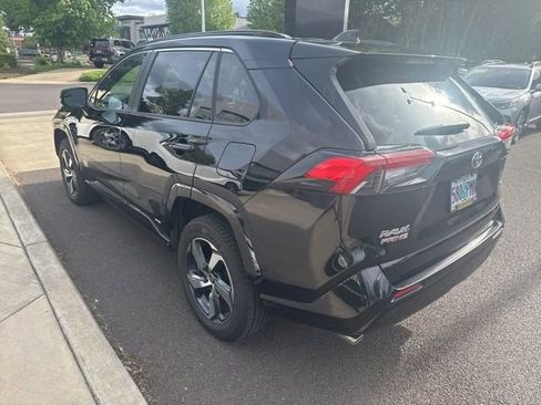 Used 2023 Toyota RAV4 SE w/ Weather & Moonroof Package AWD/4WD image 6