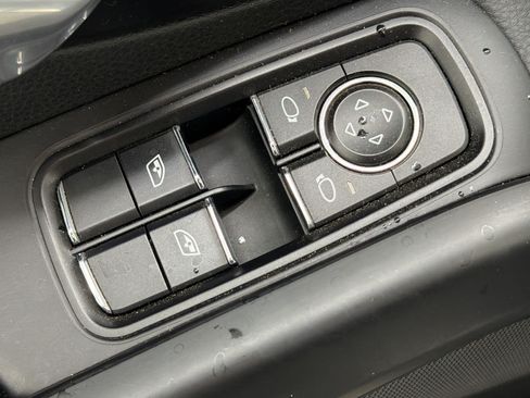 Used 2018 Porsche 718 Boxster RWD image 15