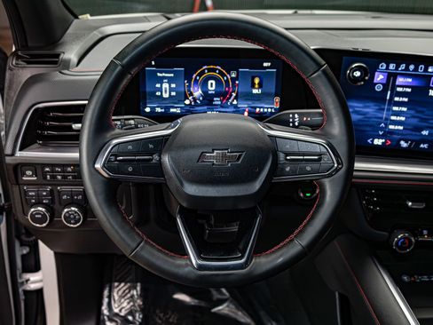 Used 2025 Chevrolet Suburban RST w/ Comfort Package image 13