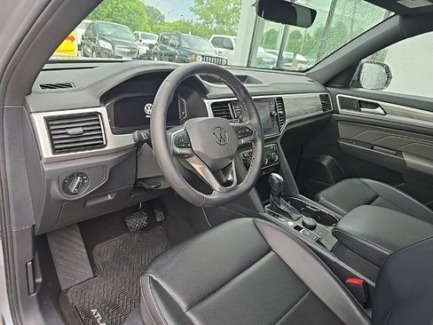 Used 2022 Volkswagen Atlas Cross Sport SE AWD/4WD image 36