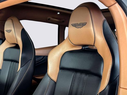 Used 2025 Aston Martin DBX 707 image 16