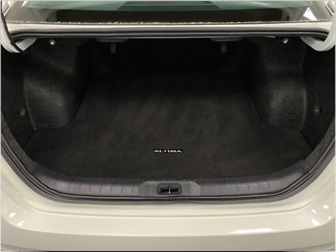 Certified 2025 Nissan Altima 2.5 SV FWD image 34