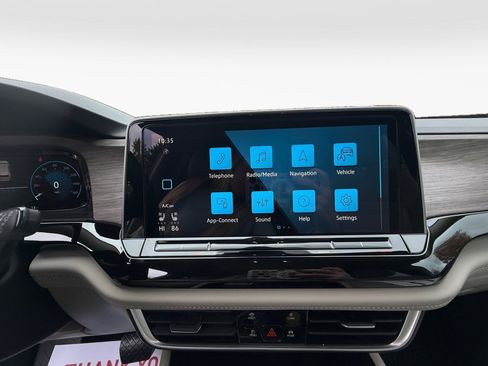 New 2026 Volkswagen Atlas SEL image 17