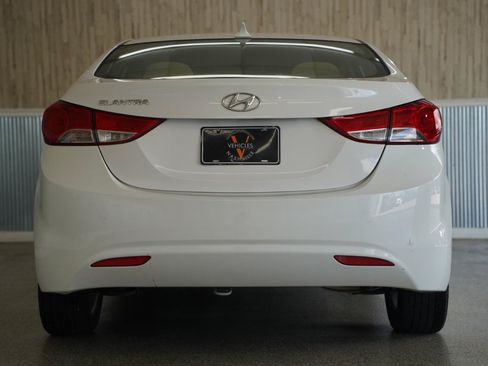 Used 2012 Hyundai Elantra GLS w/ Preferred Pkg 3 FWD image 9