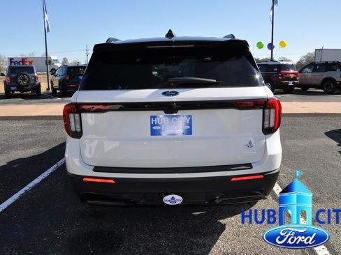 New 2025 Ford Explorer ST-Line w/ Premium Package image 4