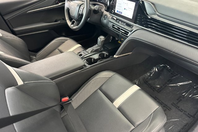 Used 2025 Toyota Camry SE FWD image 17