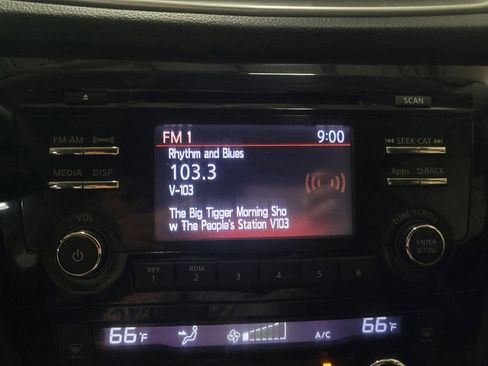 Used 2015 Nissan Rogue SV image 25