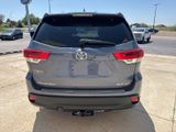 Used 2019 Toyota Highlander XLE image 3