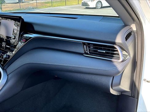 Certified 2021 Toyota Camry SE image 17