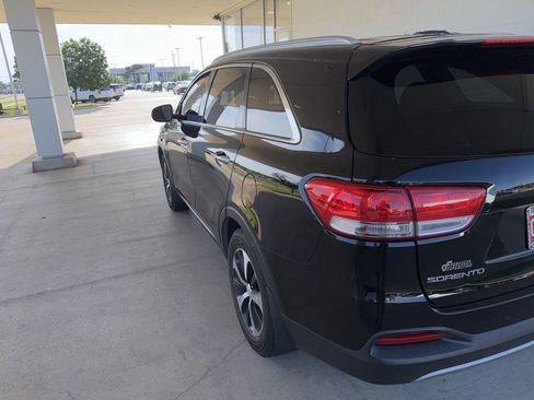Used 2017 Kia Sorento EX FWD image 7