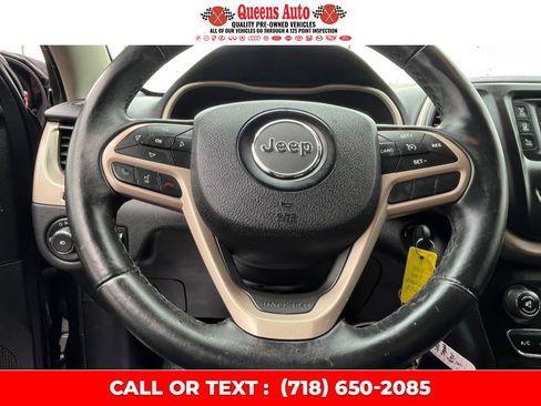 Used 2017 Jeep Cherokee Latitude w/ Comfort & Sound Group image 7