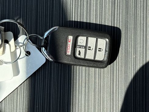 Used 2017 Honda Pilot Elite image 37