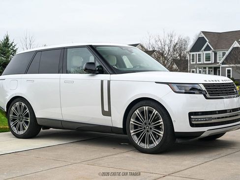 Used 2025 Land Rover Range Rover SE image 12