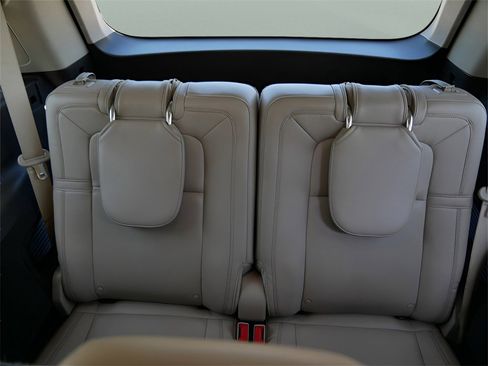 Used 2020 Lincoln Aviator Reserve w/ Equipment Group 202A image 12