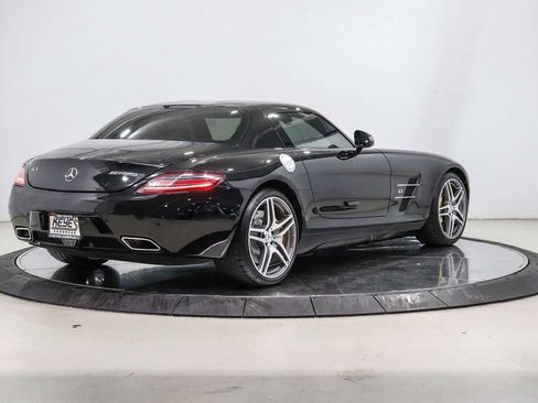 Used 2011 Mercedes-Benz SLS AMG Coupe image 4
