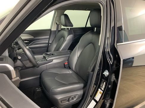 Used 2024 Toyota Grand Highlander AWD Hybrid image 30