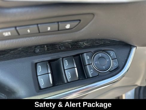 Used 2022 Cadillac XT4 Premium Luxury w/ Safety Alert Package AWD/4WD image 12