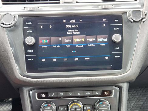 Used 2020 Volkswagen Tiguan SE w/ Panoramic Sunroof Package FWD image 17