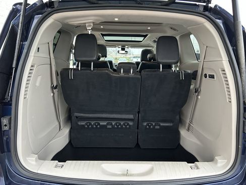 Used 2018 Chrysler Pacifica Limited image 20