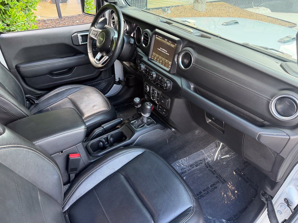 Used 2023 Jeep Wrangler Unlimited Sahara w/ Cold Weather Group AWD/4WD image 33