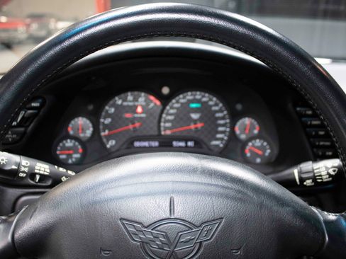 Used 2002 Chevrolet Corvette Z06 w/ Memory Pkg image 42