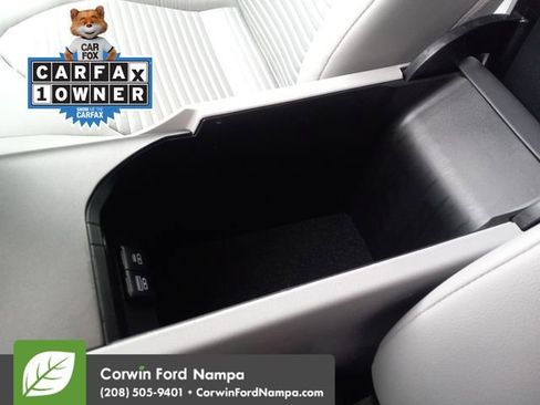 Used 2024 Toyota Camry SE image 20