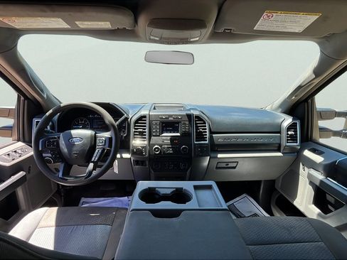 Used 2017 Ford F250 XLT w/ XLT Value Package AWD/4WD image 9