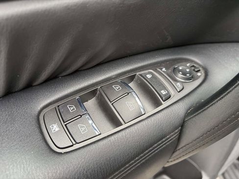 Used 2024 Nissan Armada SL w/ Captain's Chairs Package RWD image 17