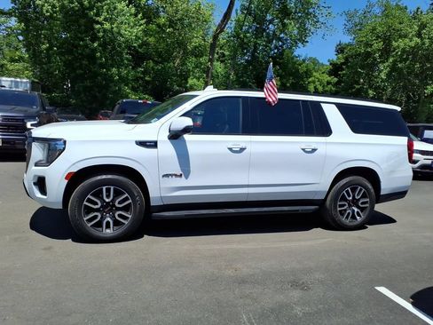 Used 2021 GMC Yukon XL AT4 w/ Technology Package AWD/4WD image 19