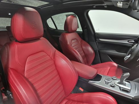 Used 2022 Alfa Romeo Stelvio Veloce image 58