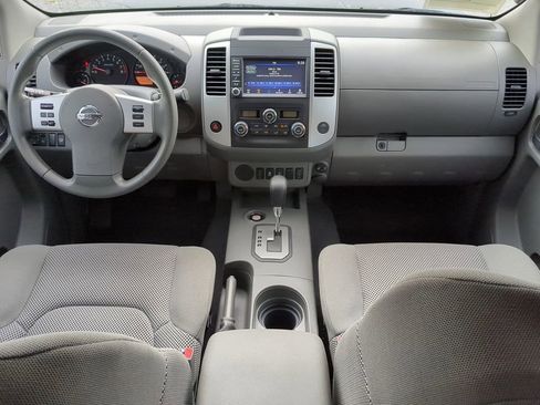 Certified 2021 Nissan Frontier SV w/ Midnight Edition Floor Mats image 15