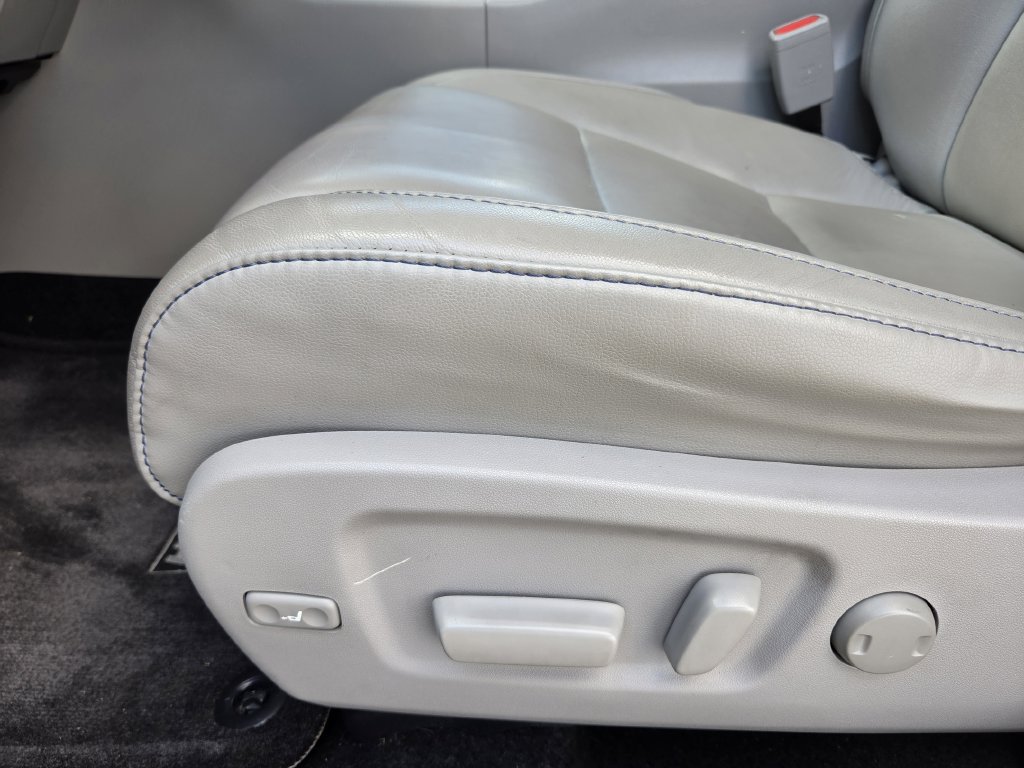 Used 2018 Toyota Highlander XLE FWD image 25