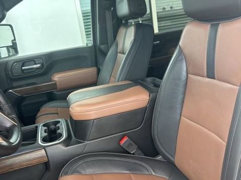 Certified 2023 Chevrolet Silverado 3500 High Country AWD/4WD image 10