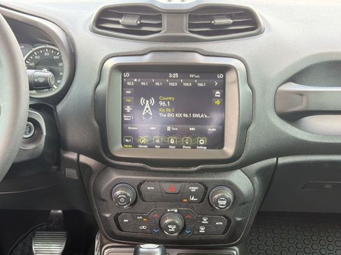 Used 2023 Jeep Renegade Latitude AWD/4WD image 26