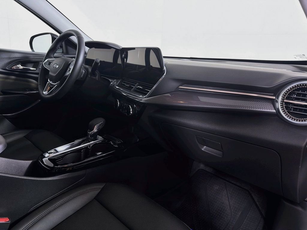 New 2026 Chevrolet Trax ACTIV FWD image 23