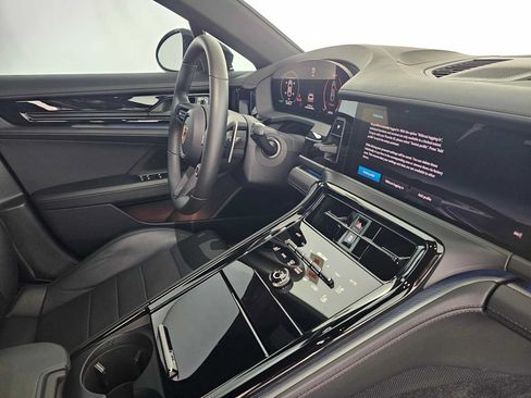 Used 2026 Porsche Panamera RWD image 11