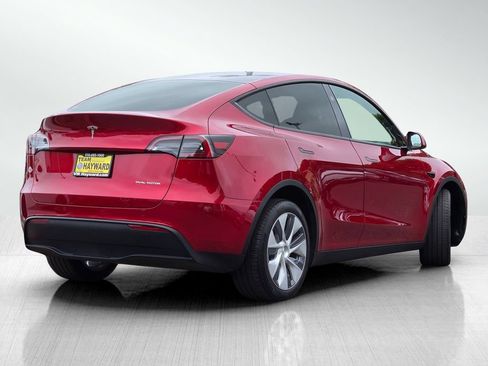 Used 2024 Tesla Model Y Long Range AWD/4WD image 5