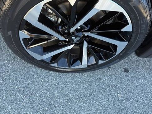 Used 2024 Mitsubishi Outlander SEL image 10