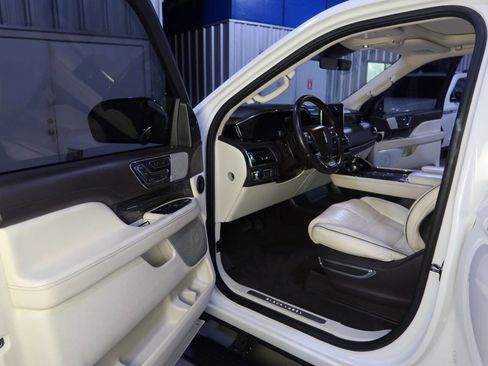 Used 2020 Lincoln Navigator Black Label w/ Cargo Convenience Package image 20