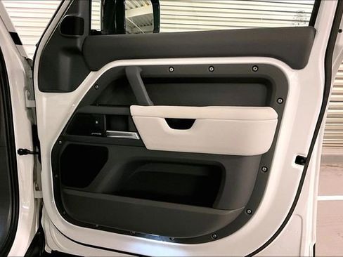 Certified 2025 Land Rover Defender 110 S image 27